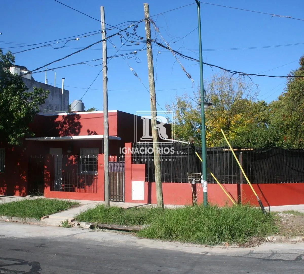 2BR house with garden