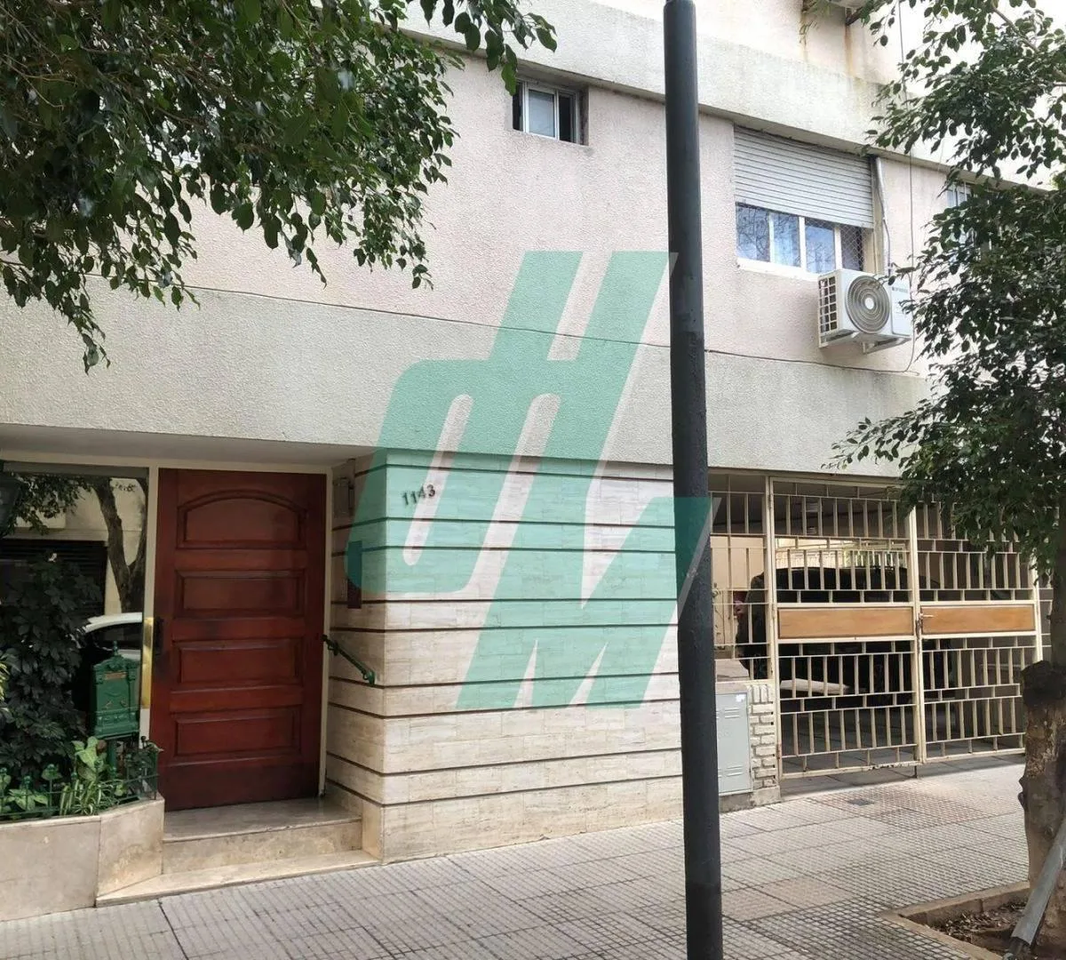 Front-facing 4-room with parking