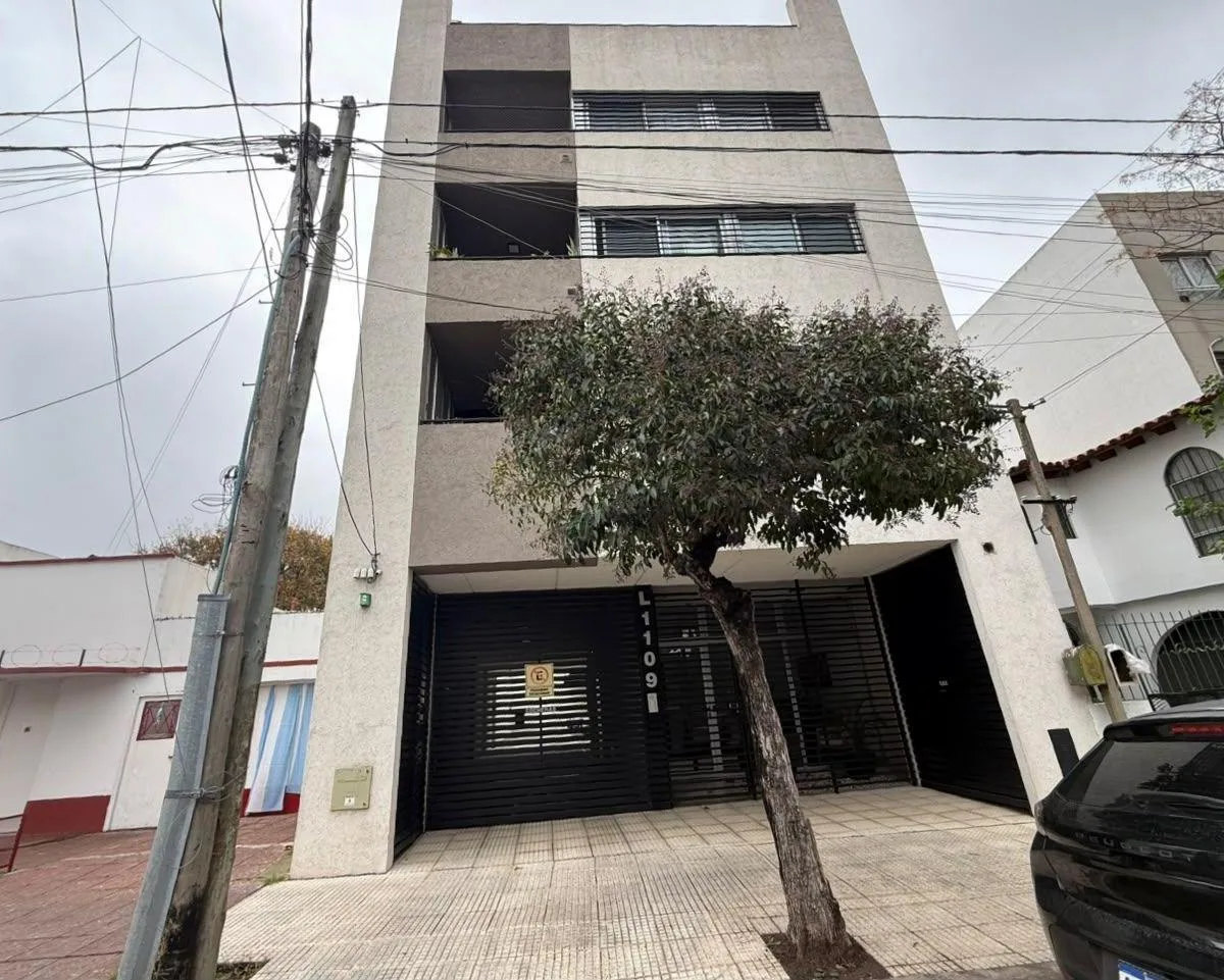 Alquiler Departamento Tres Ambientes con Cochera
