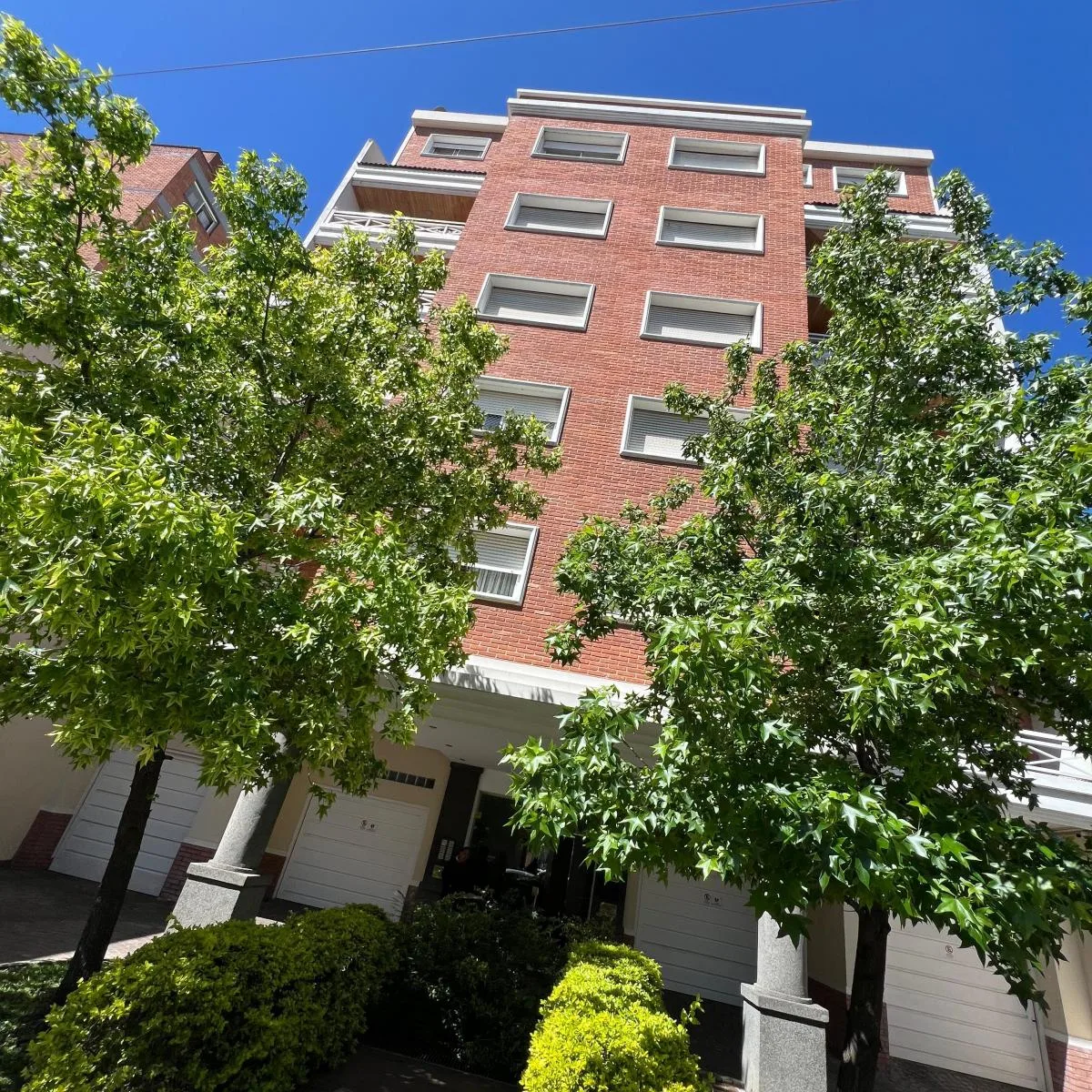 Departamento Castelar Norte - Balcon Aterrazado - Patio con Parrila - Cochera