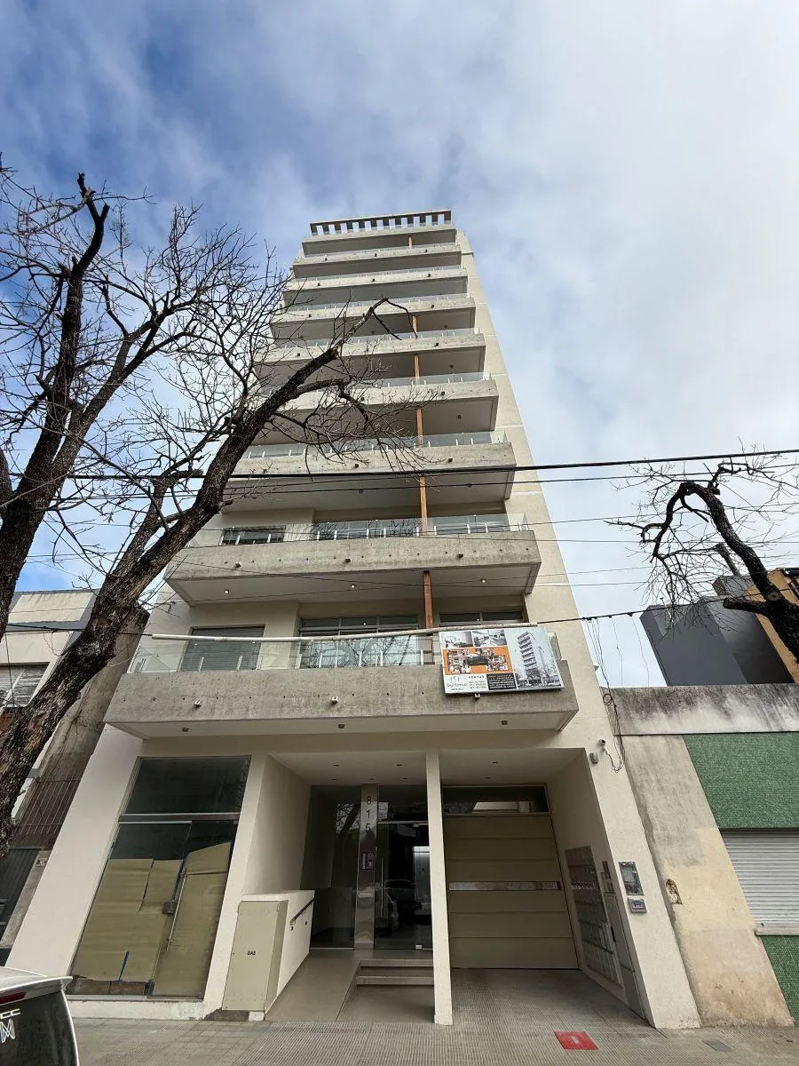 1BR with balcony 52 m²