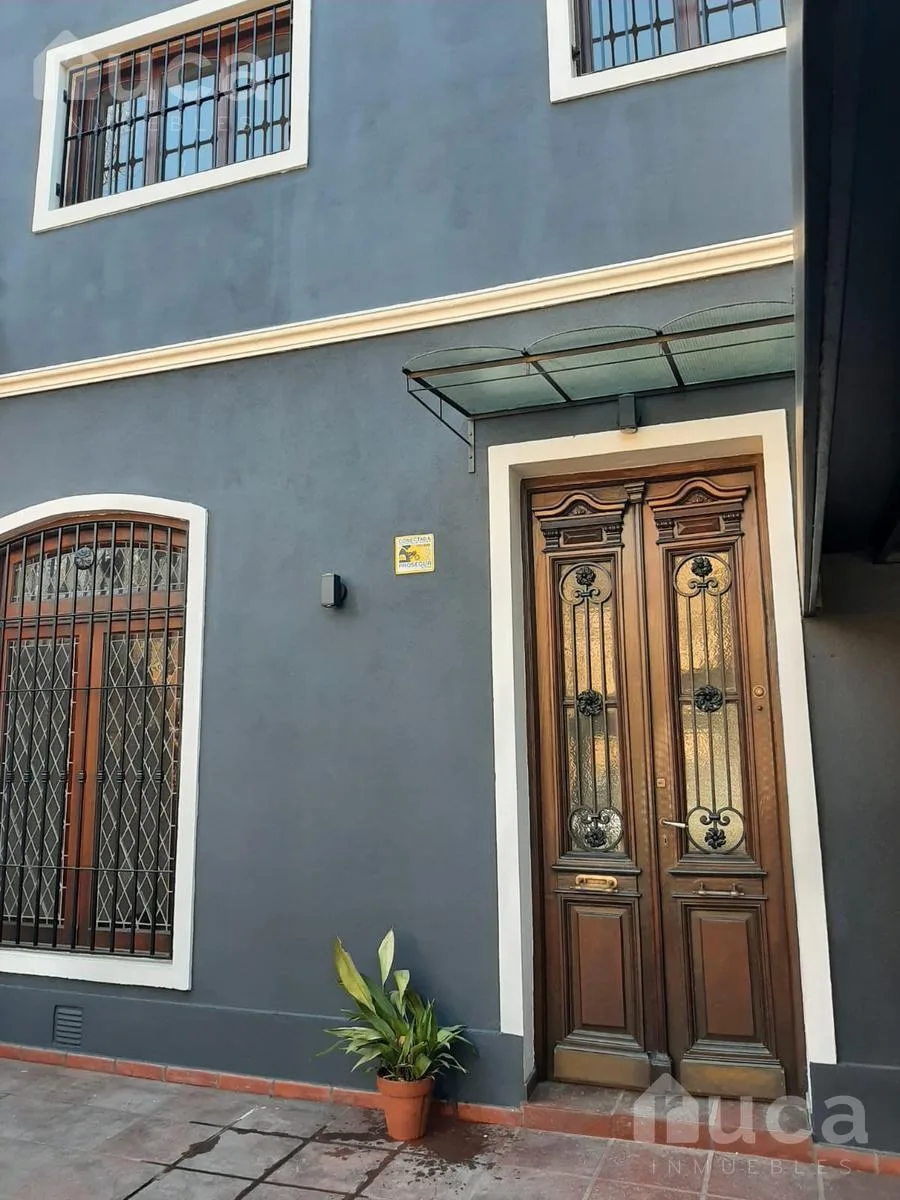 House with garden, pool and grill