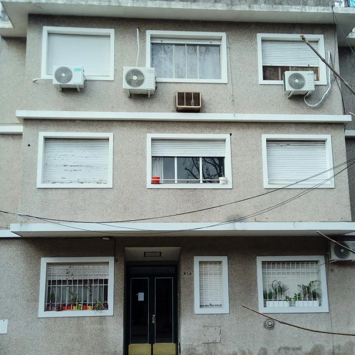 Gran Monoambiente Cocina Separada y Patio - Bajas Expensas Solo con Caucion