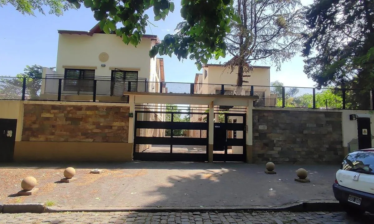 Duplex 4 Ambientes en Alquiler Adrogue