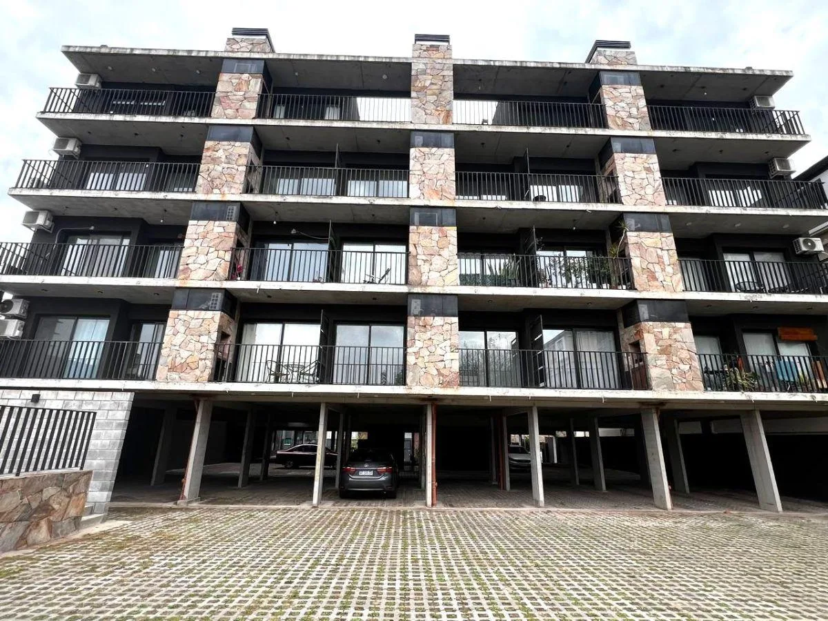 Balcony with grill and parking