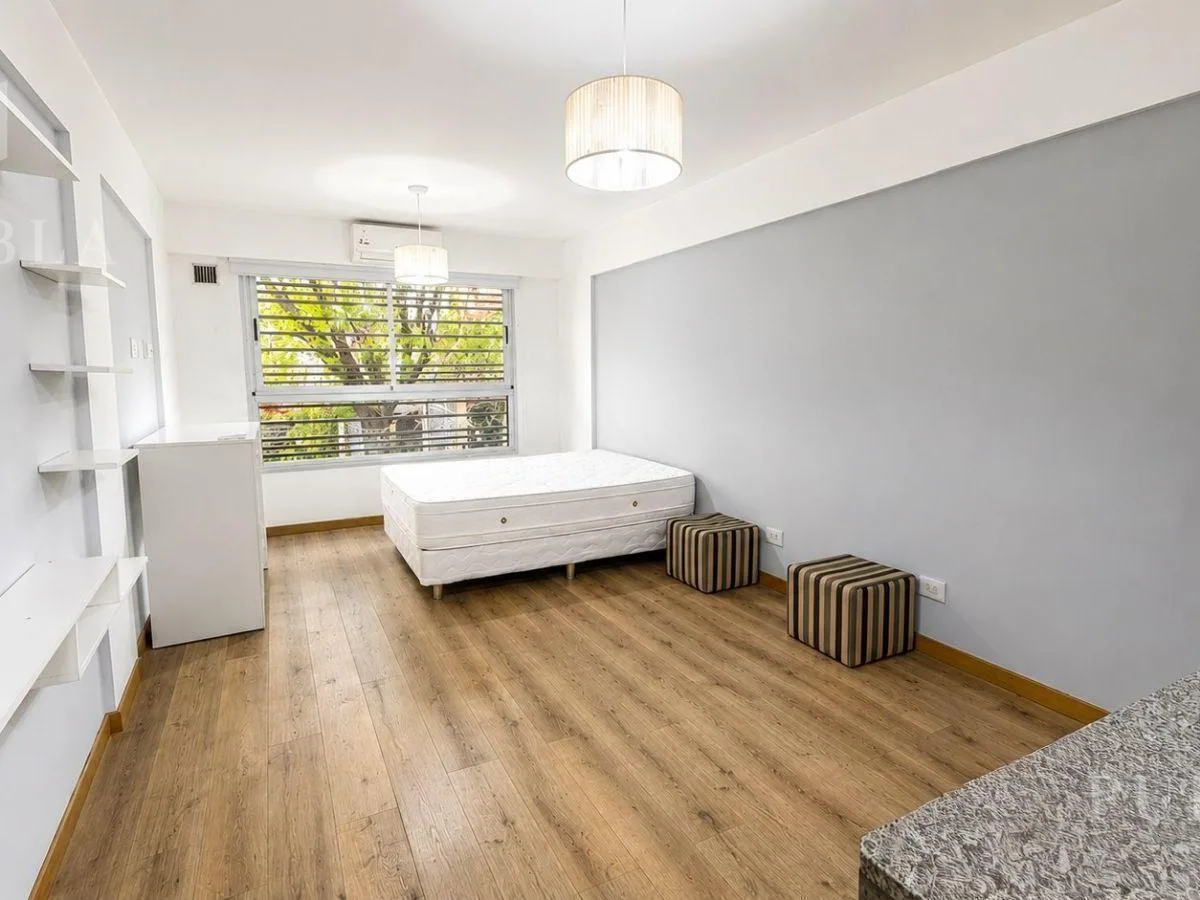 Bright studio in Coghlan