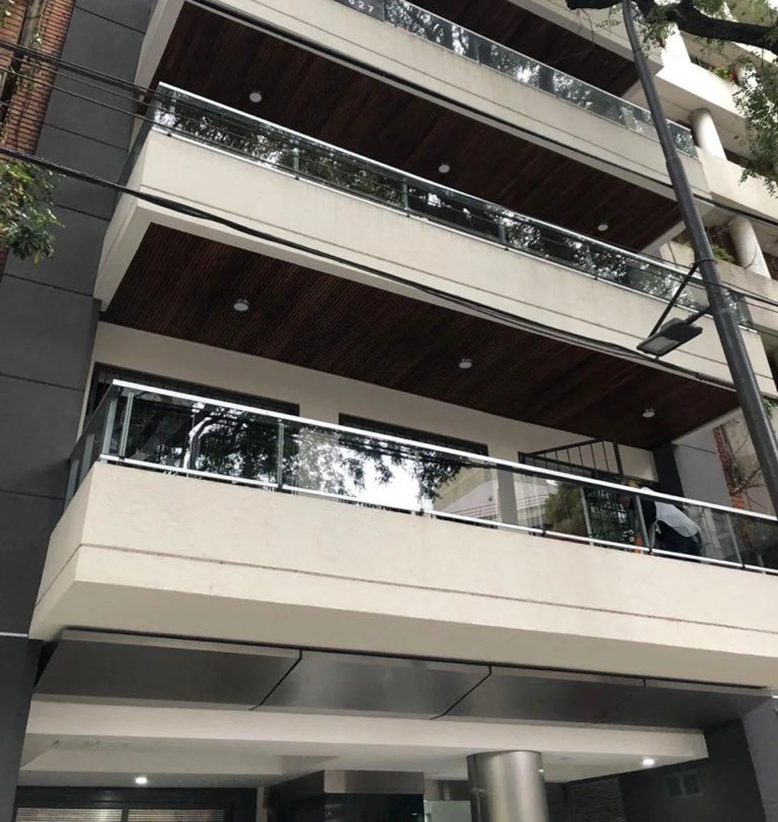 Alquiler Semi Piso de 4 Ambientes con Cochera. Caballito