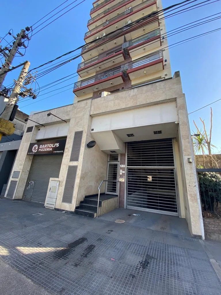 Departamento 2 Ambientes en Alquiler en Varela Centro con Cochera