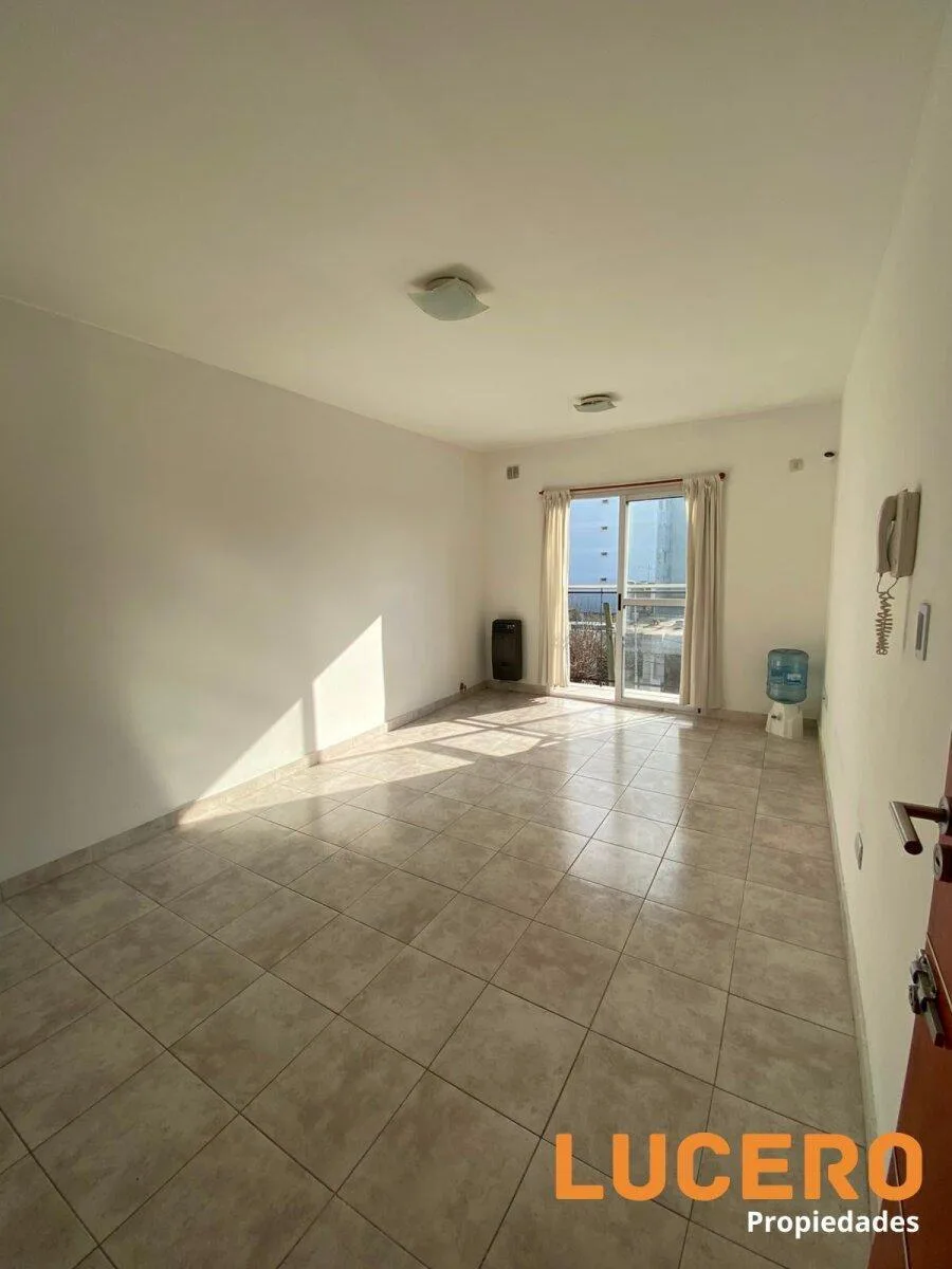 Departamento Dos Ambientes en Morón