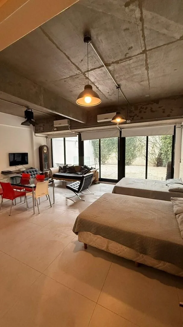 Loft térreo com pátio privativo