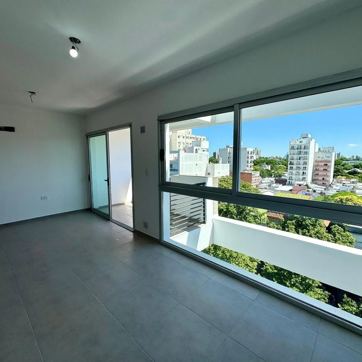 New build, large balcony, A/C