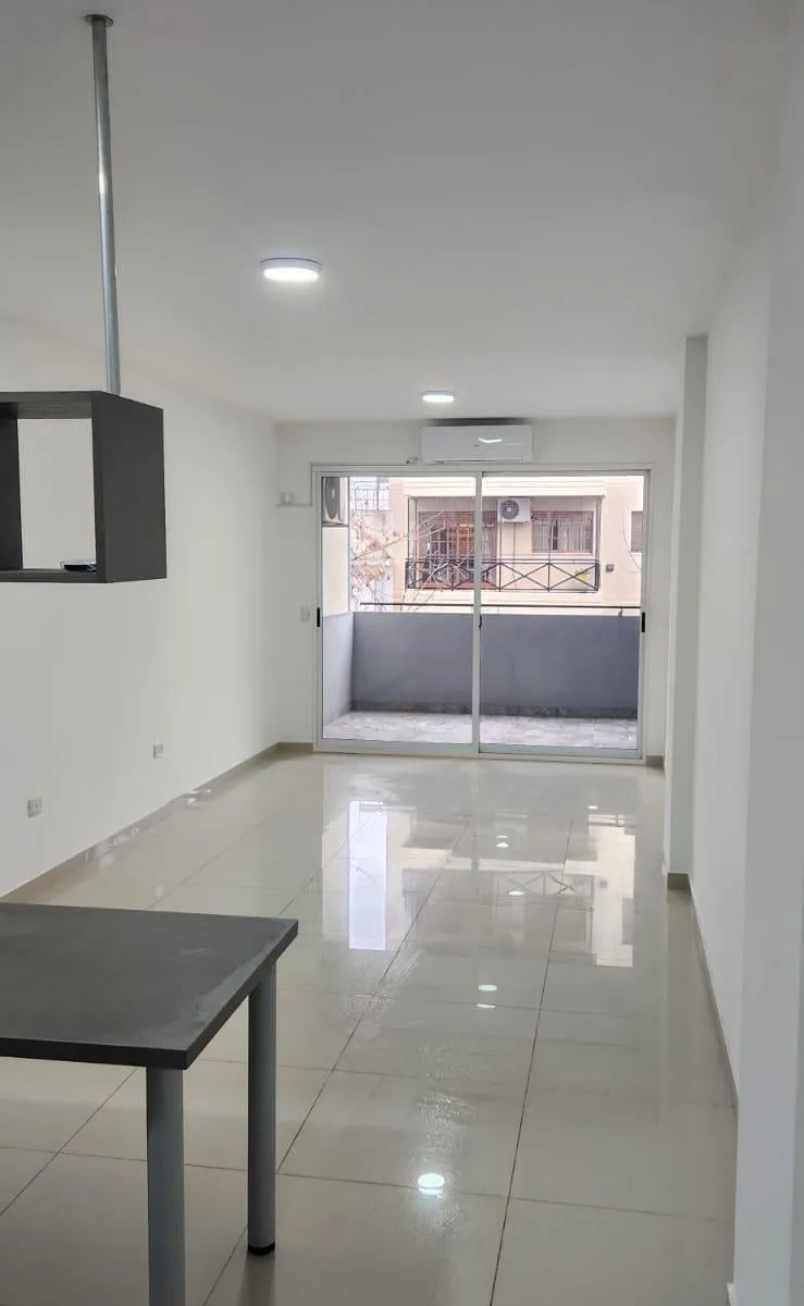 Studio with front balcony