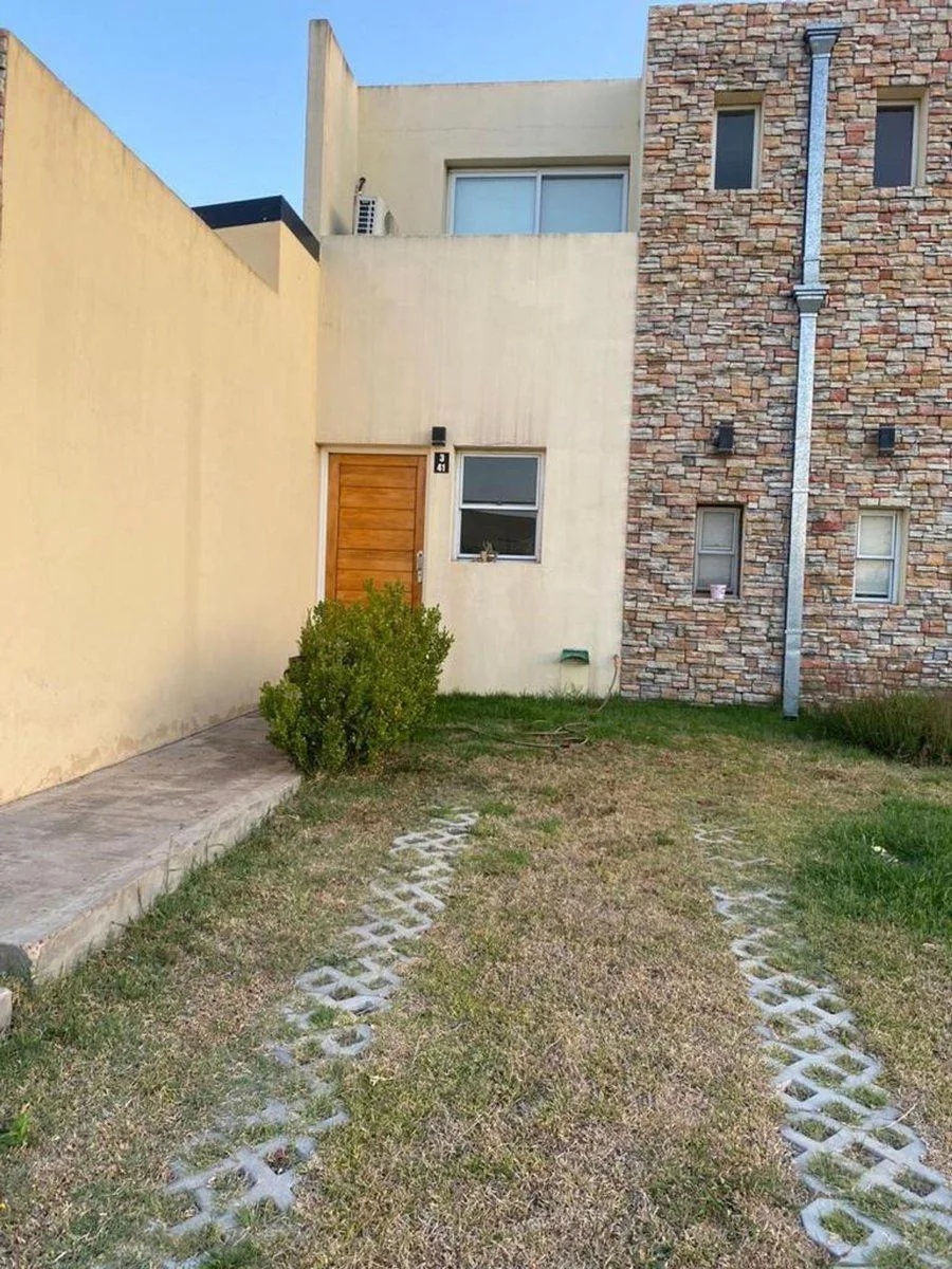 Casa 3 Ambientes en Alquiler Monte Grande