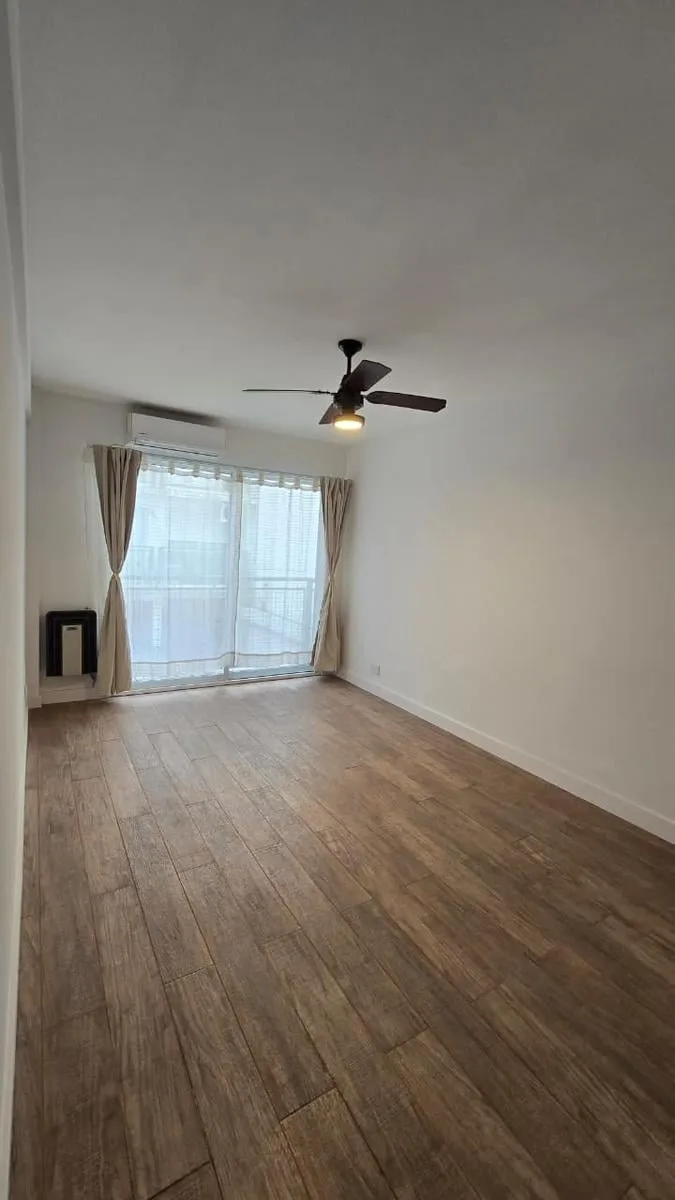 Departamento en Alquiler de 2 Ambientes en Martinez con Balcon