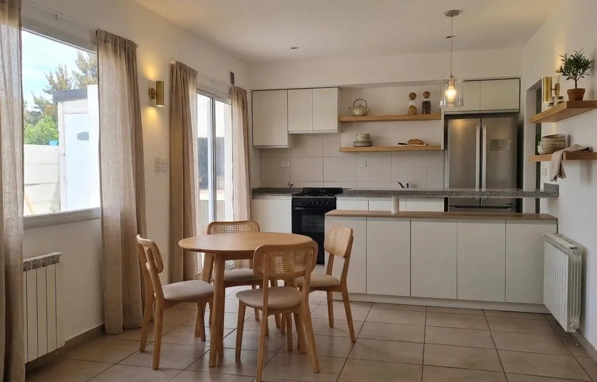 Casas de Santa Ana | Alquiler | Interesante Casa de 5 Ambientes con Pileta