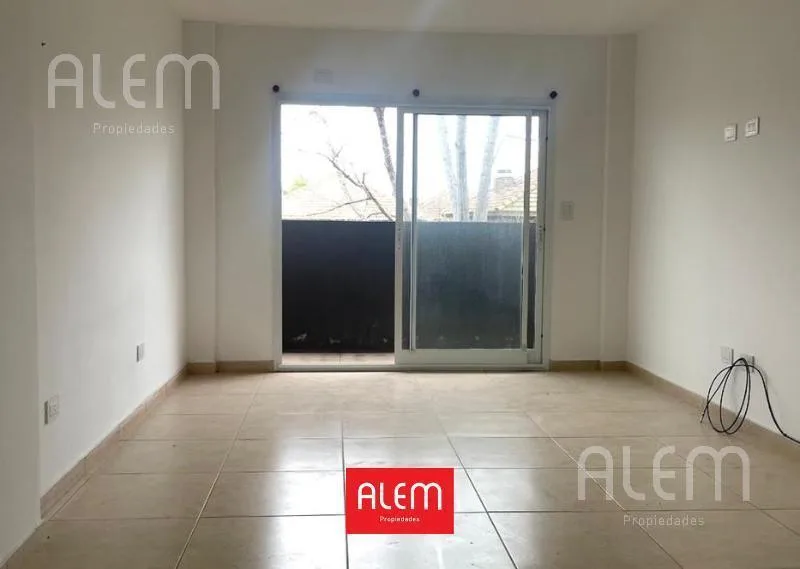 Studio with balcony and equipped kitchen