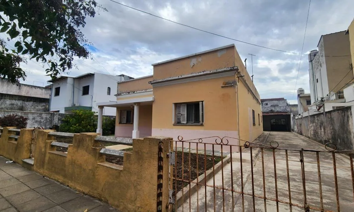 Casa 4 dormitorios, jardín y parrilla