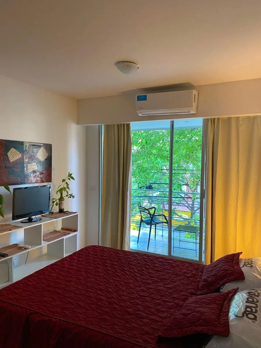 Studio mobiliado com varanda