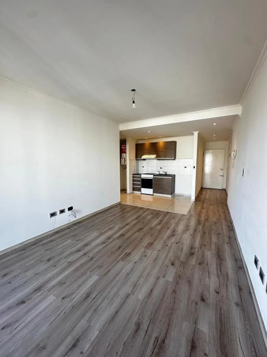 2-room unit with rear balcony