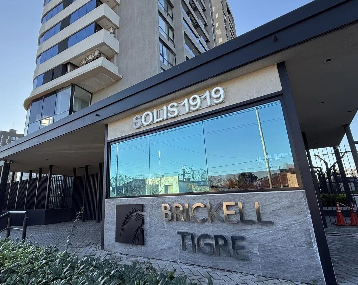 9A furnished unit with parking