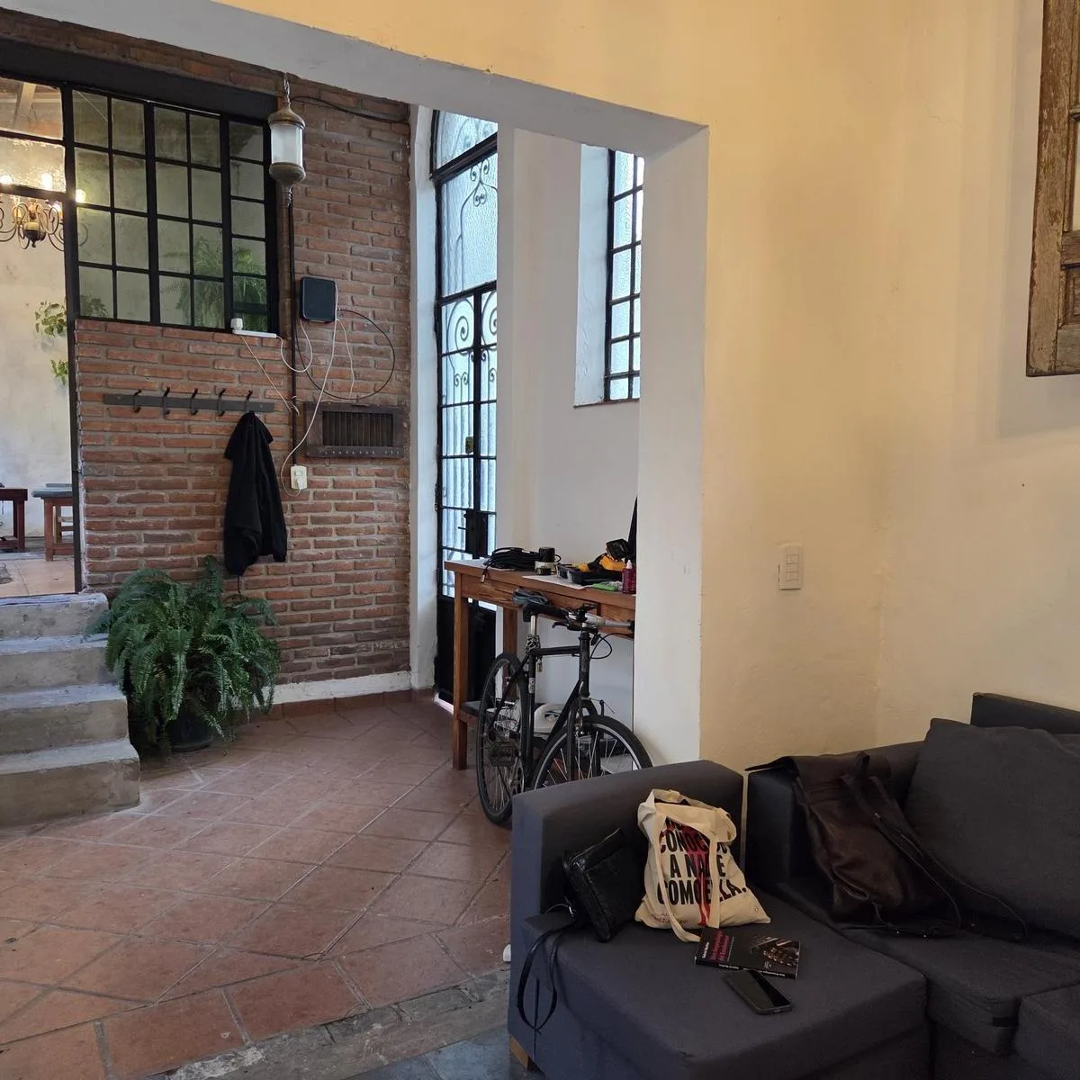 Casa en Alquiler, 3 Ambientes y Jardín. Villa Ortúzar