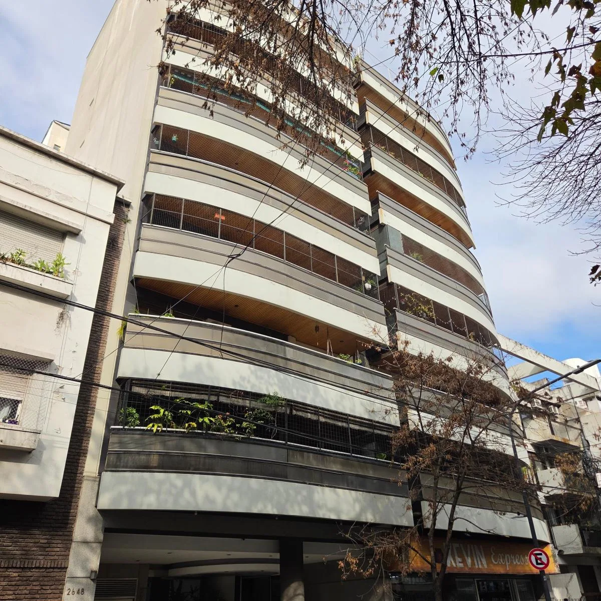 Dpto. Alquiler. José Hernández 2648. 3er. Piso. Cochera Fija. 3 Cdras Subte. Apto Profesional