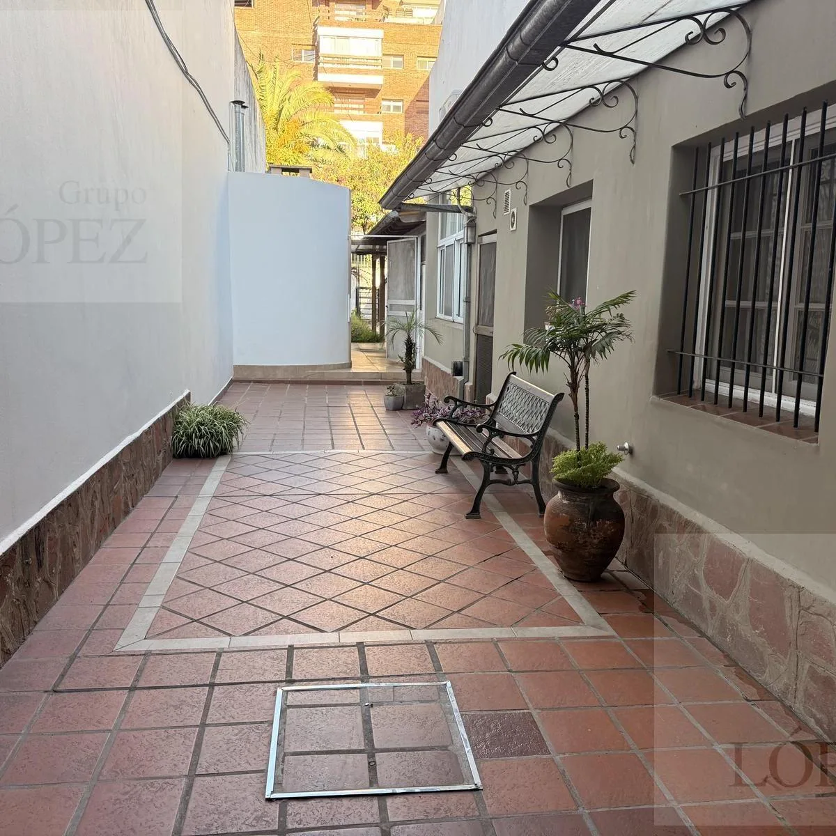 PH with garden and terrace