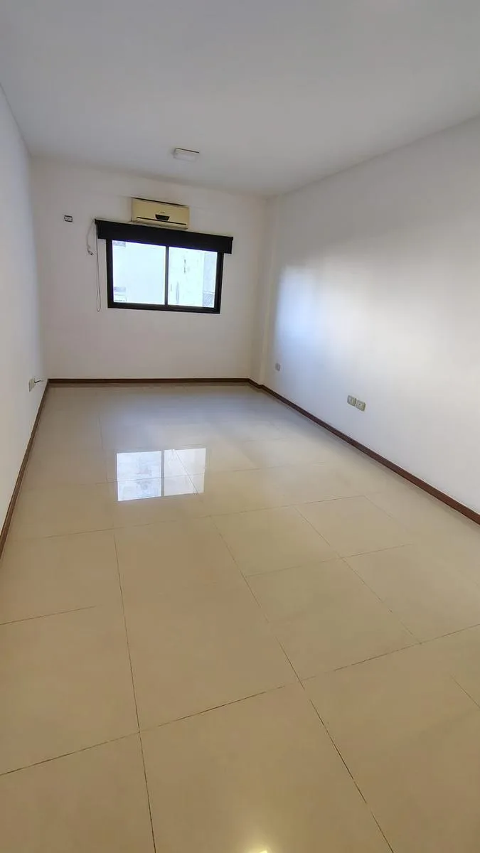 Listing: Studio, Almagro