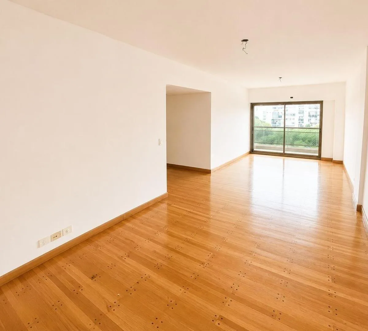 Piso 9 con balcón corrido