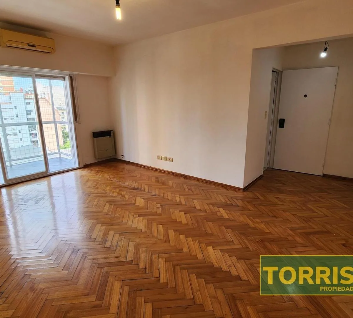Alquiler - 3 Amb Balcón y Coch. Cub. 62 m&sup2; - F. Vallese 400