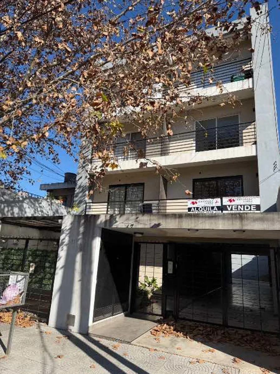 Excelente Semipiso 2 Ambientes Amplio y Luminosocon Cochera