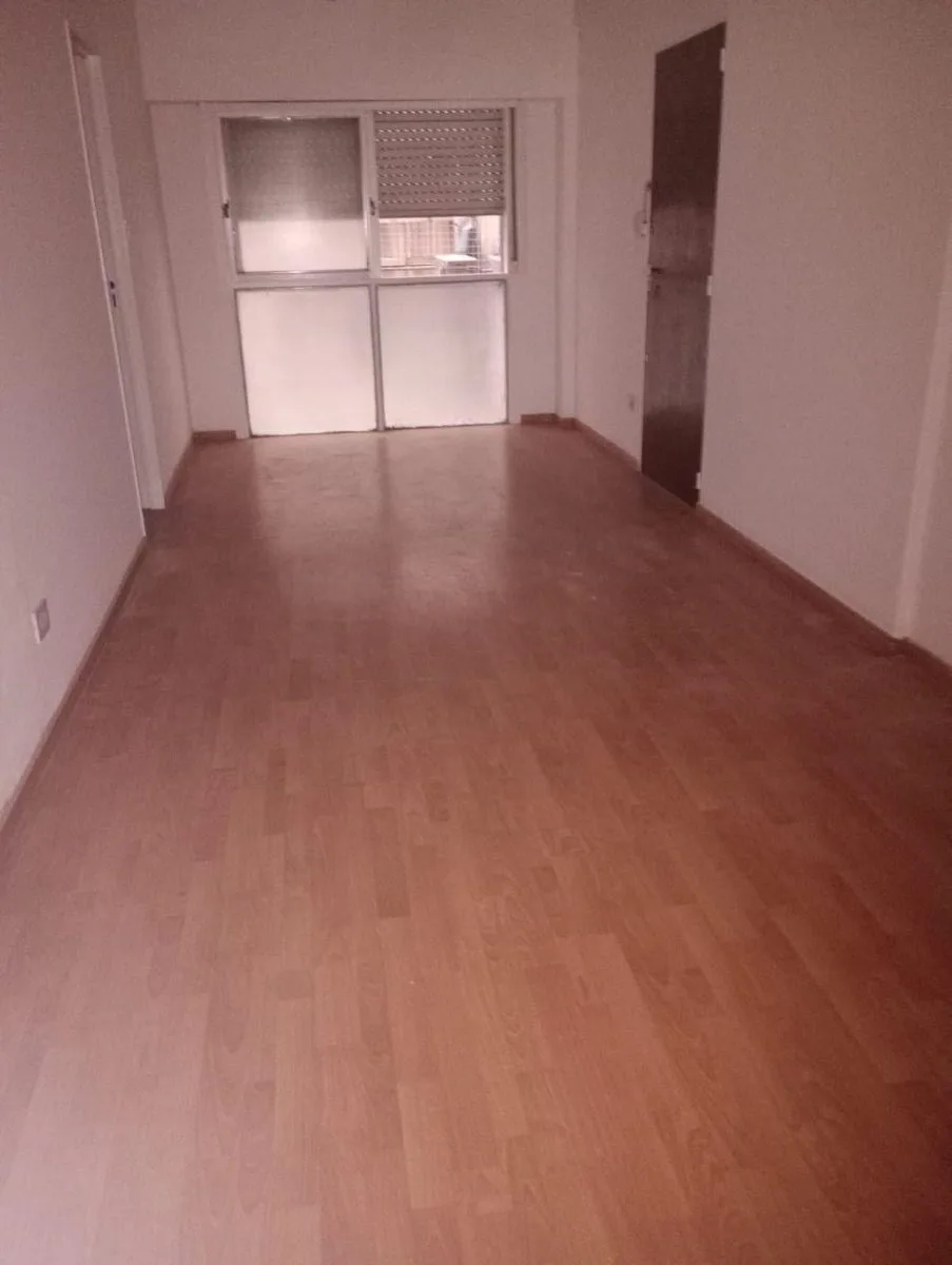 Departamento de Tres Amb en Alquiler. con Amplios Placards Cocina y Lavadero Separados