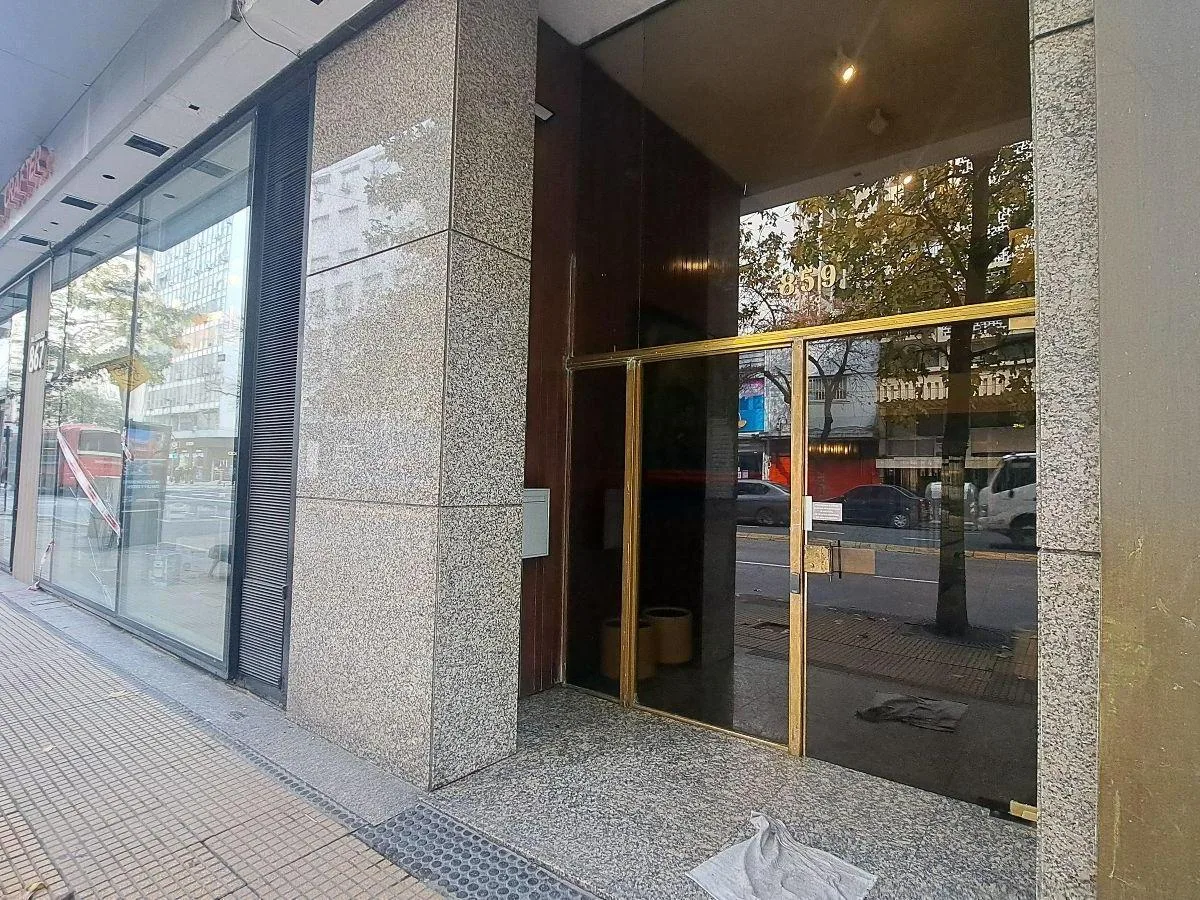 Monoambiente Luminoso en Av Cordoba Al 800 Apto Profesional