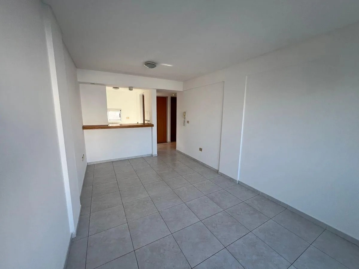 Departamento de 35 m&sup2; Construidos en Alquiler en La Plata