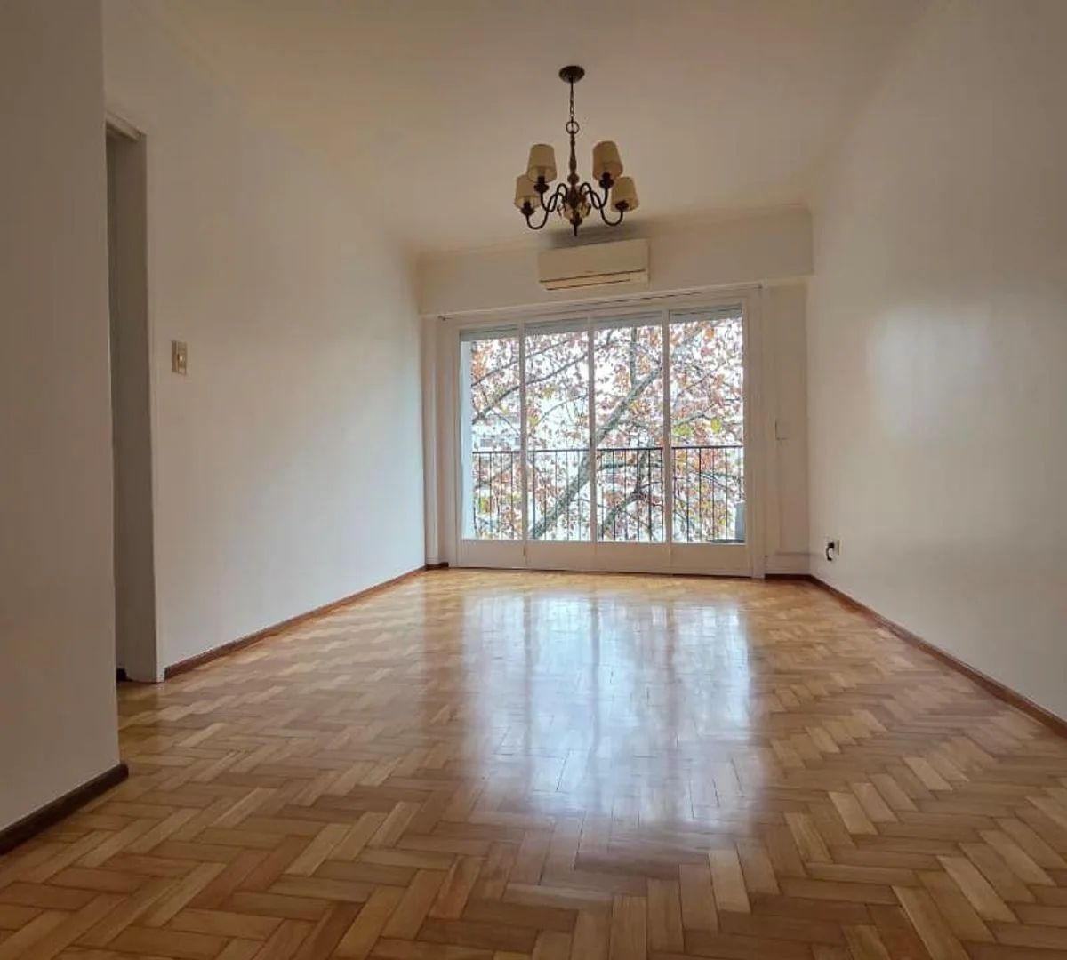 6th floor with balcony Recoleta