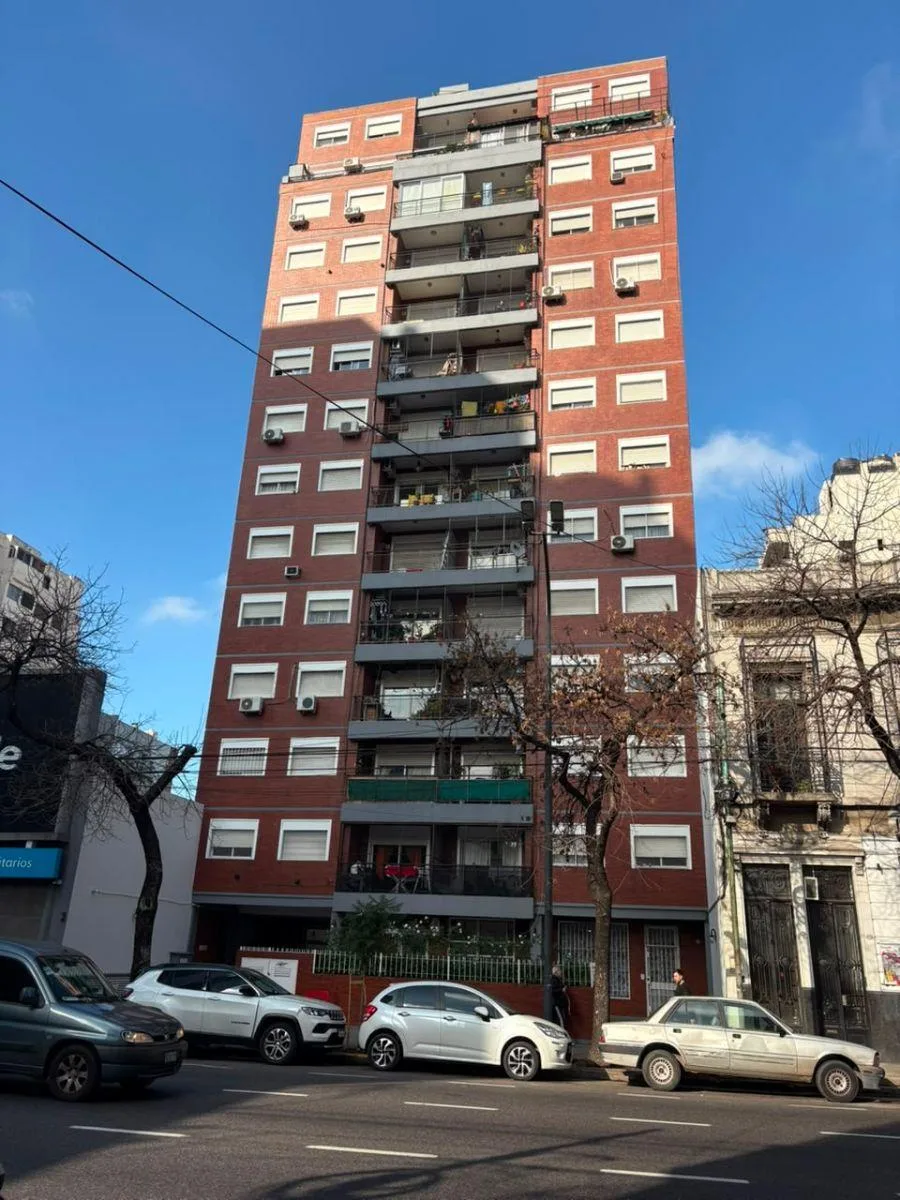 Departamento 4 Ambientes Al Frente C/cochera y Baulera