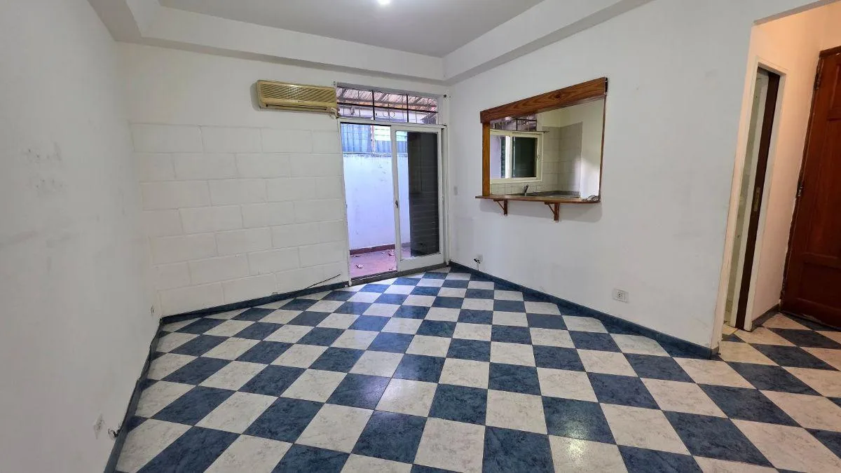 Departamento 2 Amb Sobre Av E Castro Alquiler. Liniers