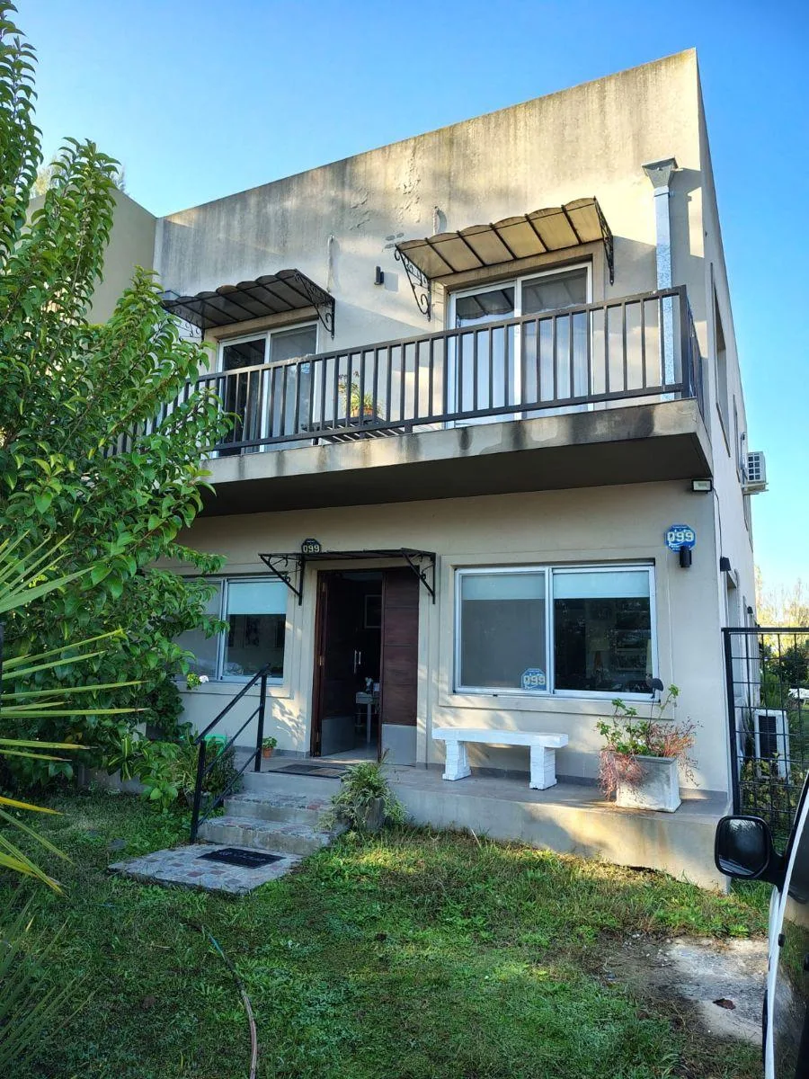 Casa 3 dorms com piscina e quincho
