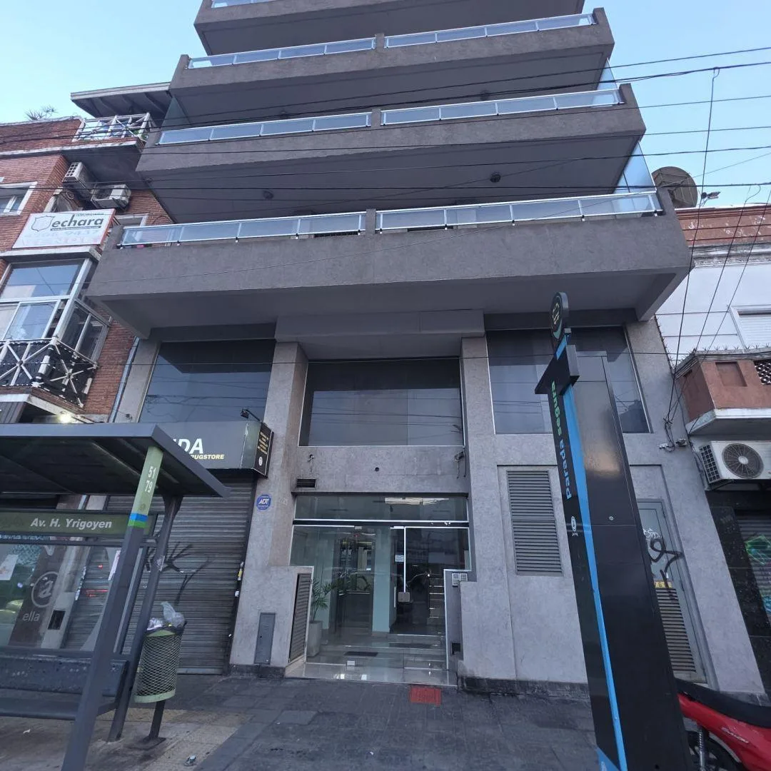 Departamento Monoambiente. | Hipolito Yrigoyen Al 2200