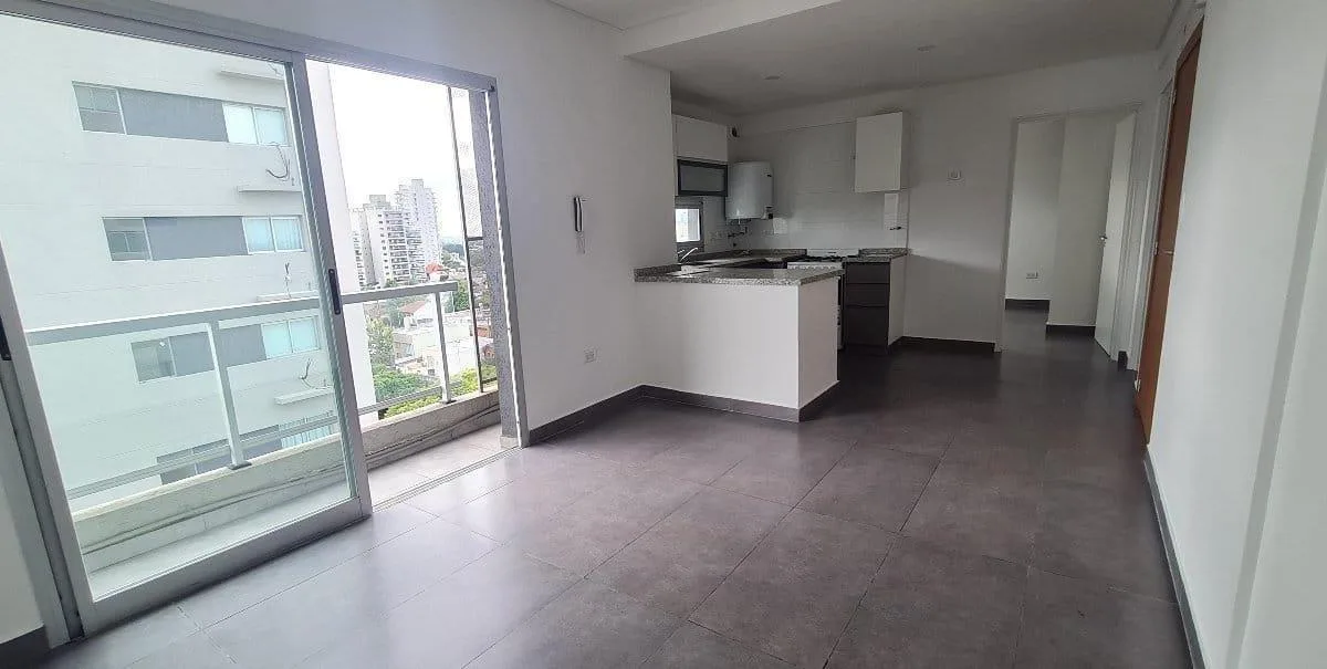Departamento en Alquiler 2 Ambientes Piso Alto con Cochera - Berazategui Centro