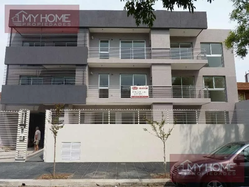 Departamento en Alquiler con Balcon, Parrilla, Cochera y Piscina