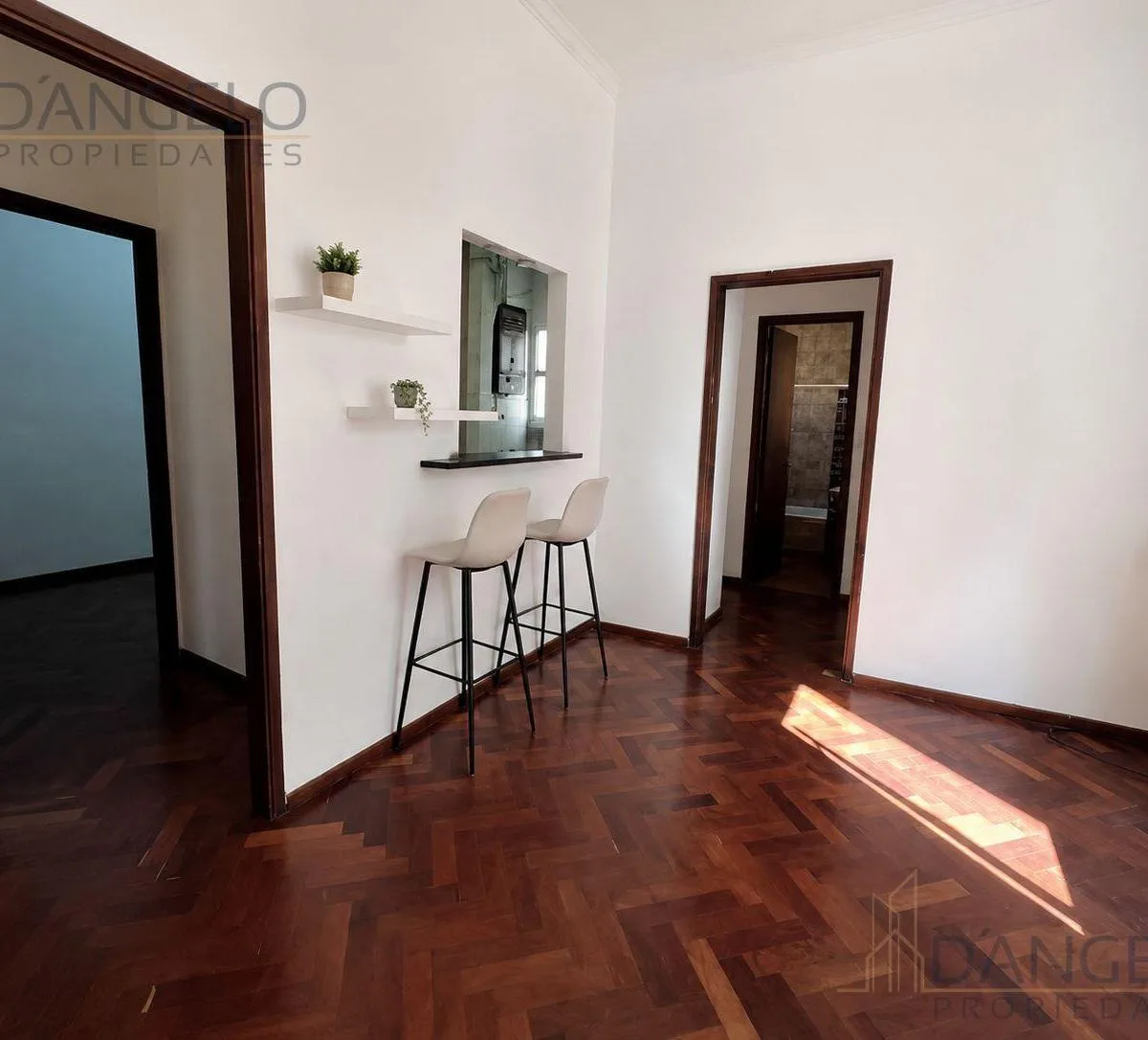 3 Amb - 2 Dorm. - Barra Desayunadora - Placard - Aire Acondicionado