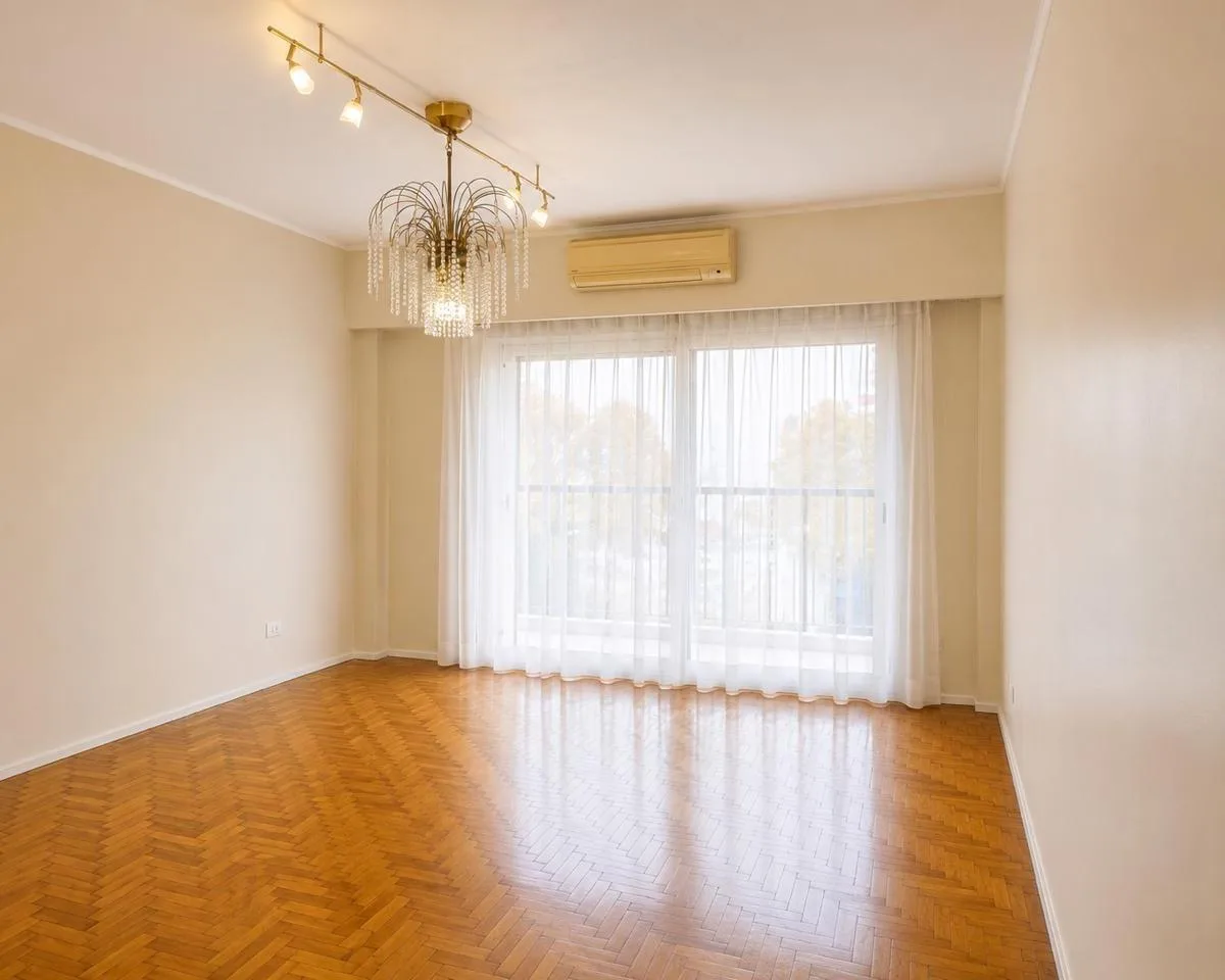 Alquiler 3 Ambientes de 78 m&sup2; con Balcon. Flores