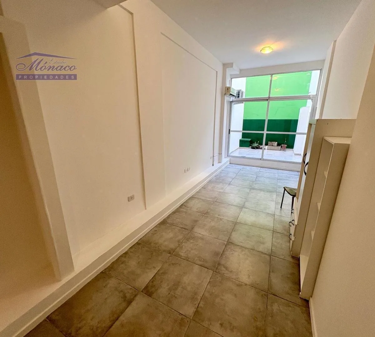 Ground floor studio with patio