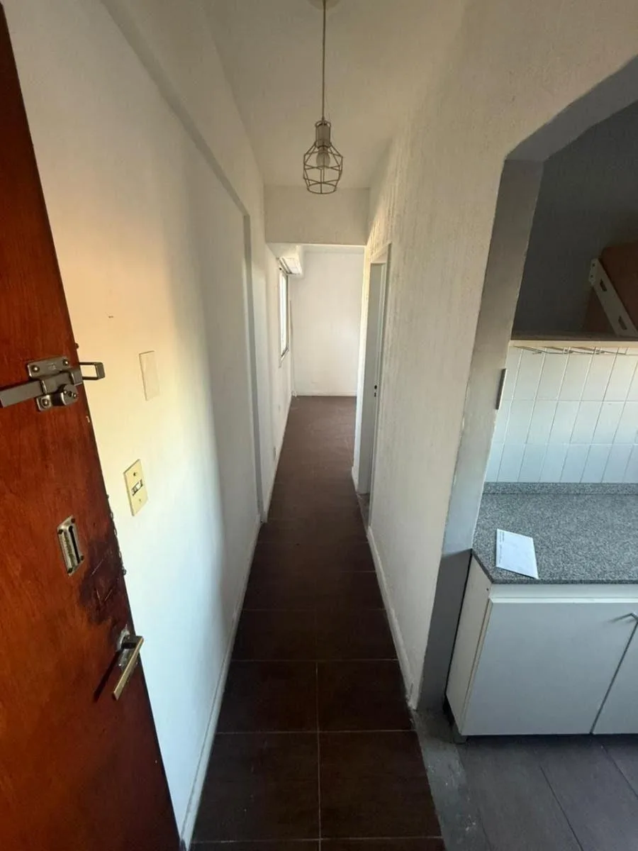 2 ambientes con balcón cerrado