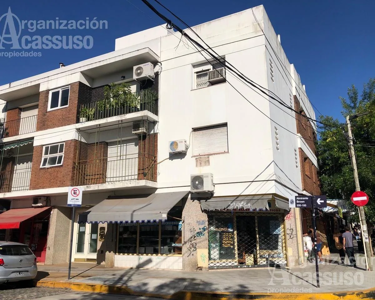 2 ambientes con balcón