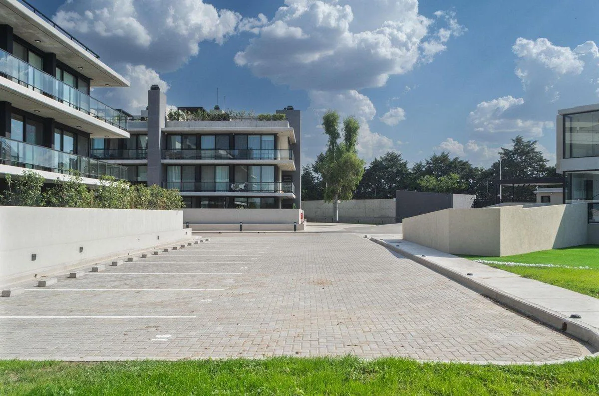 2 комнаты, полуобставлено Cabral 3300