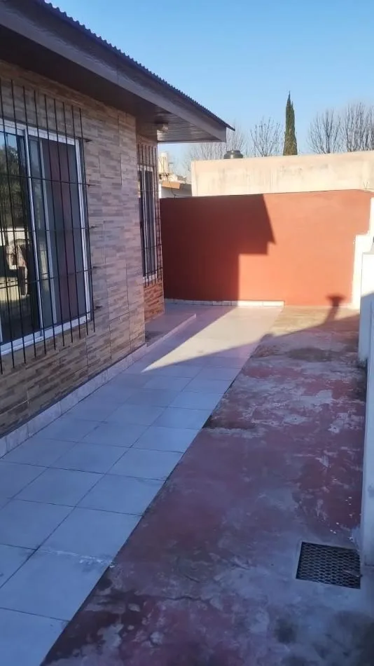 Tres Ambientes en Planta Alta con Patio y Lavadero