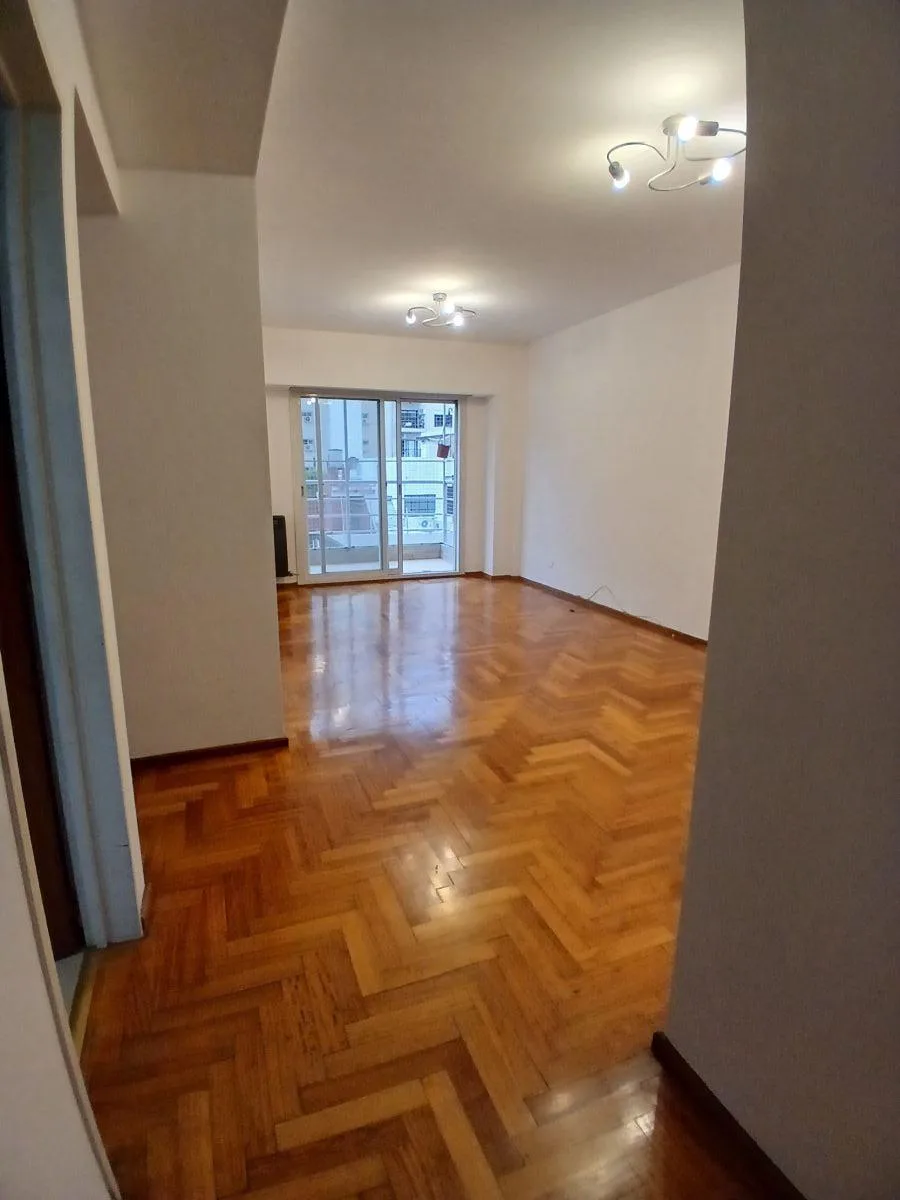 3 Ambientes Impecable a Media Cuadra de Cabildo