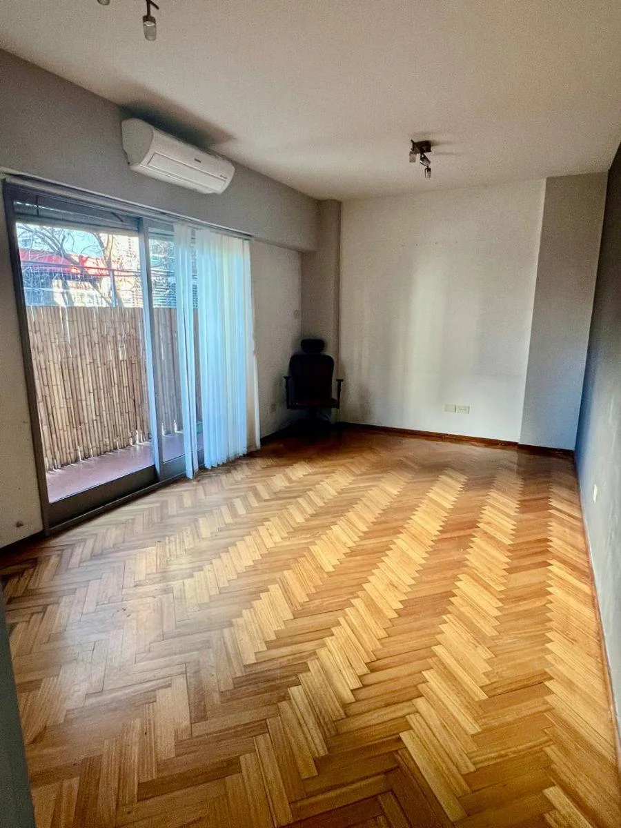 2 ambientes con balcón